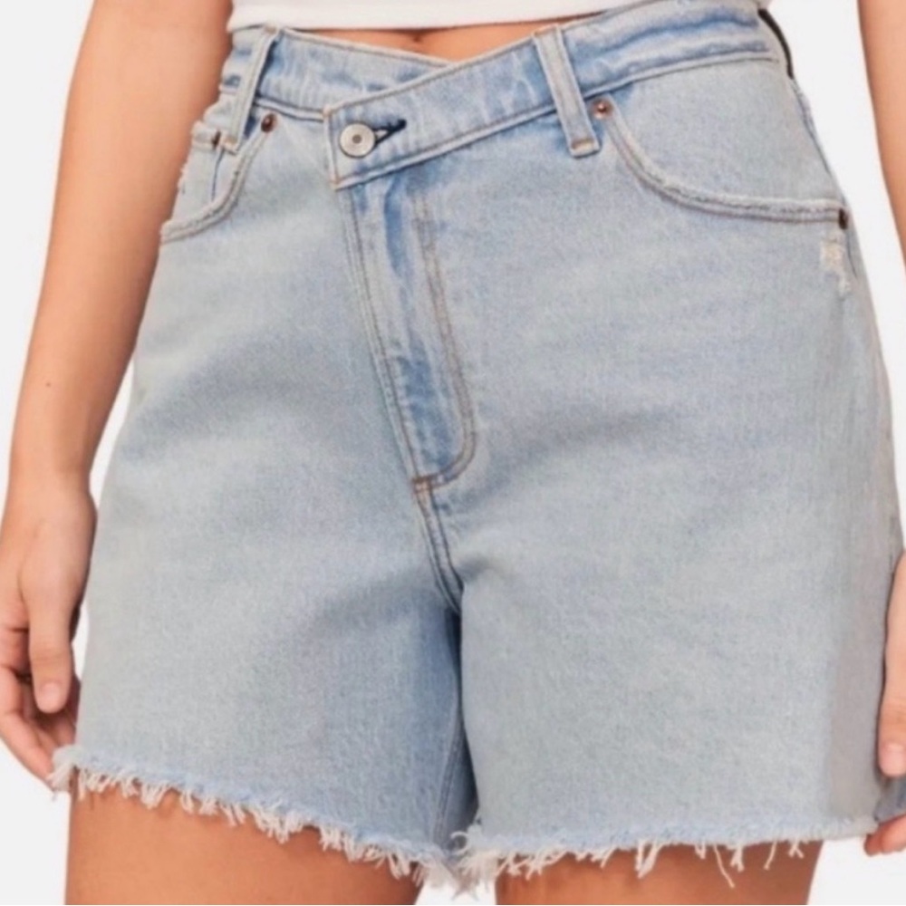 NWT Abercrombie Curve Love the Dad Short High Rise